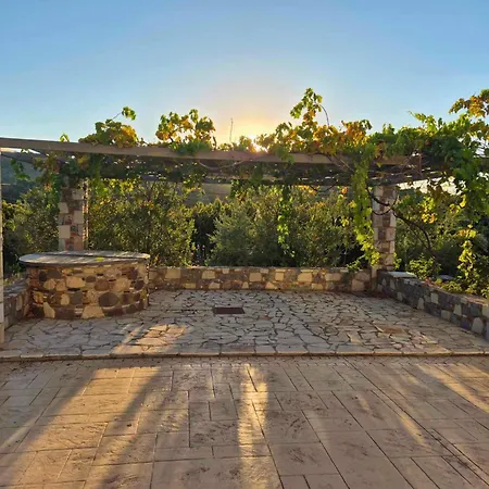 Sef2 With Garden And Outdoor Bbq - Special Late Season Deal *